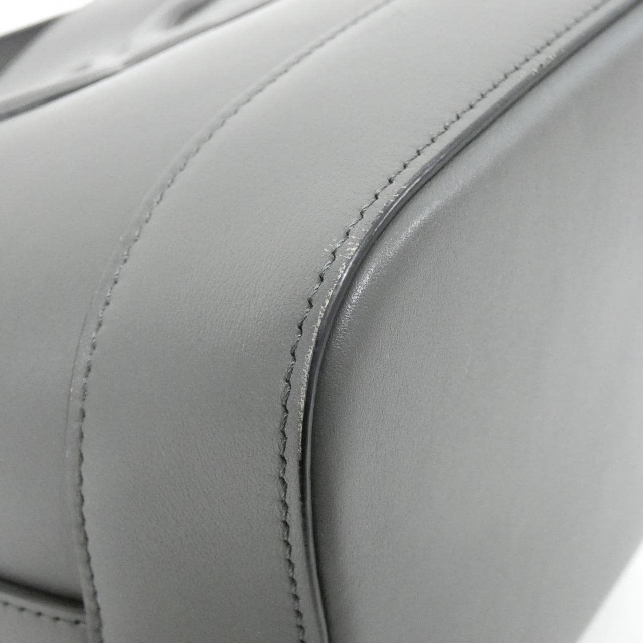 セリーヌ スモール バケット キュイル トリオンフ 198243DU3 ショルダーバッグ