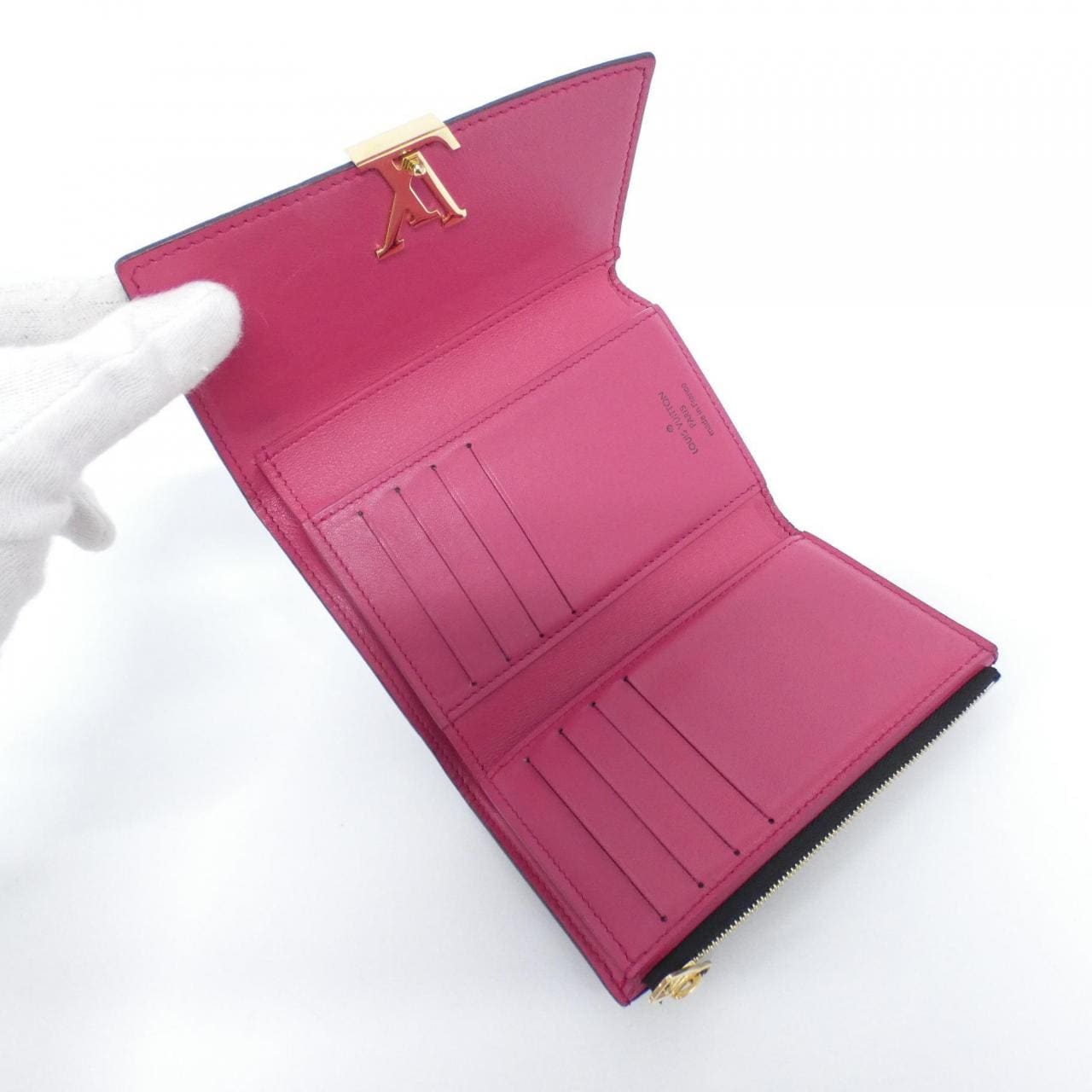 LOUIS VUITTON Portefeuille Capucines Compact M62157 Wallet