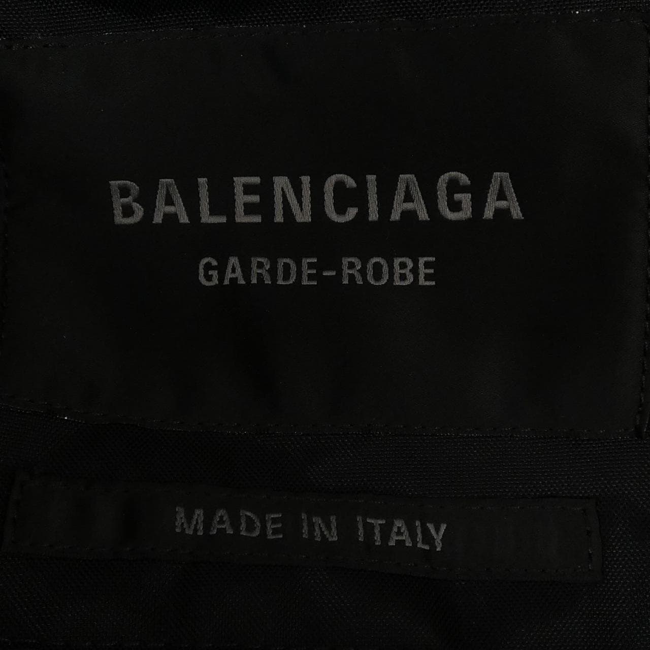 バレンシアガ BALENCIAGA GARDE-ROBE 814143 TOO04 コート