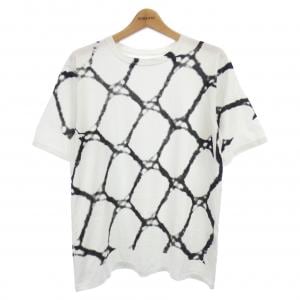 DRESSEDUNDRESSED Tシャツ