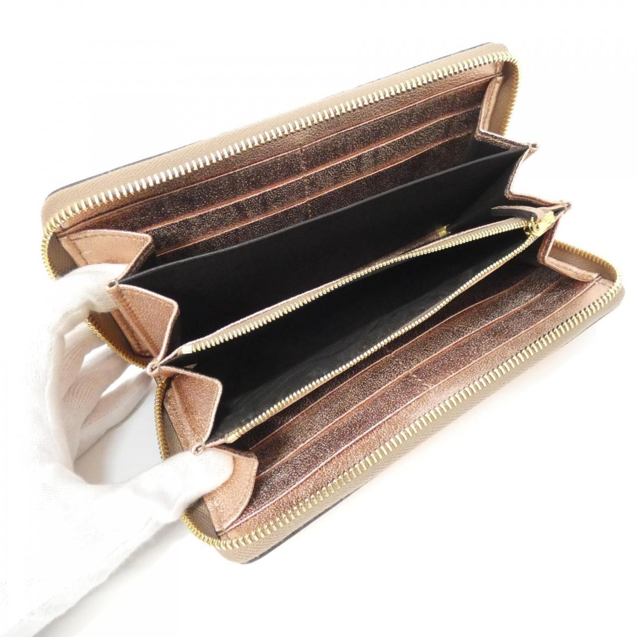 グッチ GG MARMONT 456117 EYZAG 財布