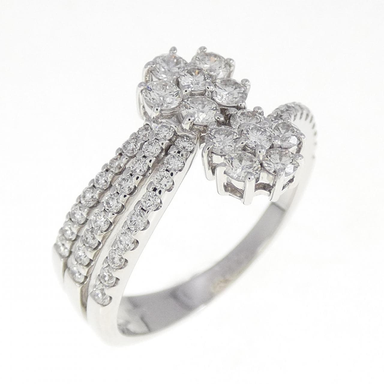 K18WG フラワー ダイヤモンド リング 0.76CT