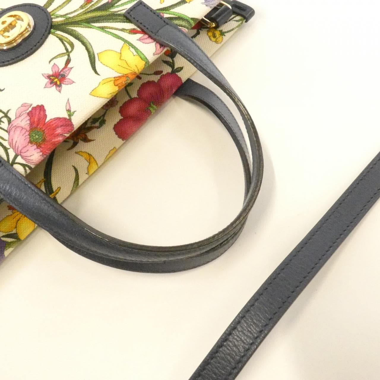 グッチ 550141 9ZIAX バッグ