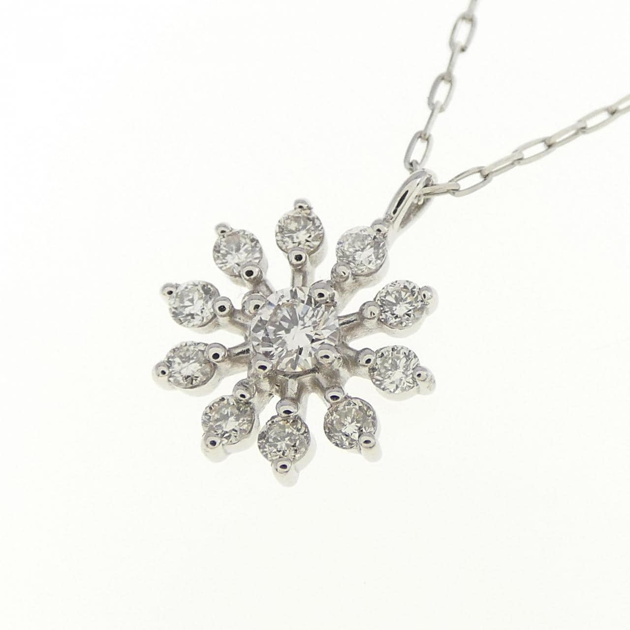 [BRAND NEW] PT Diamond Necklace 0.15CT