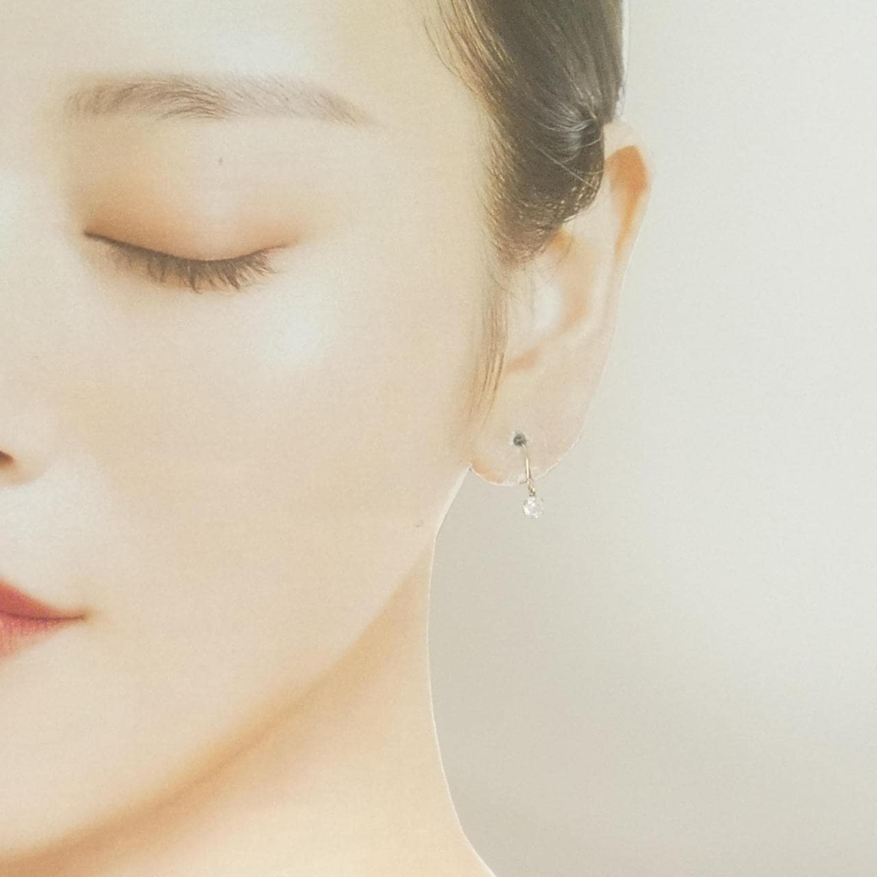 K10YG キュービック ピアス