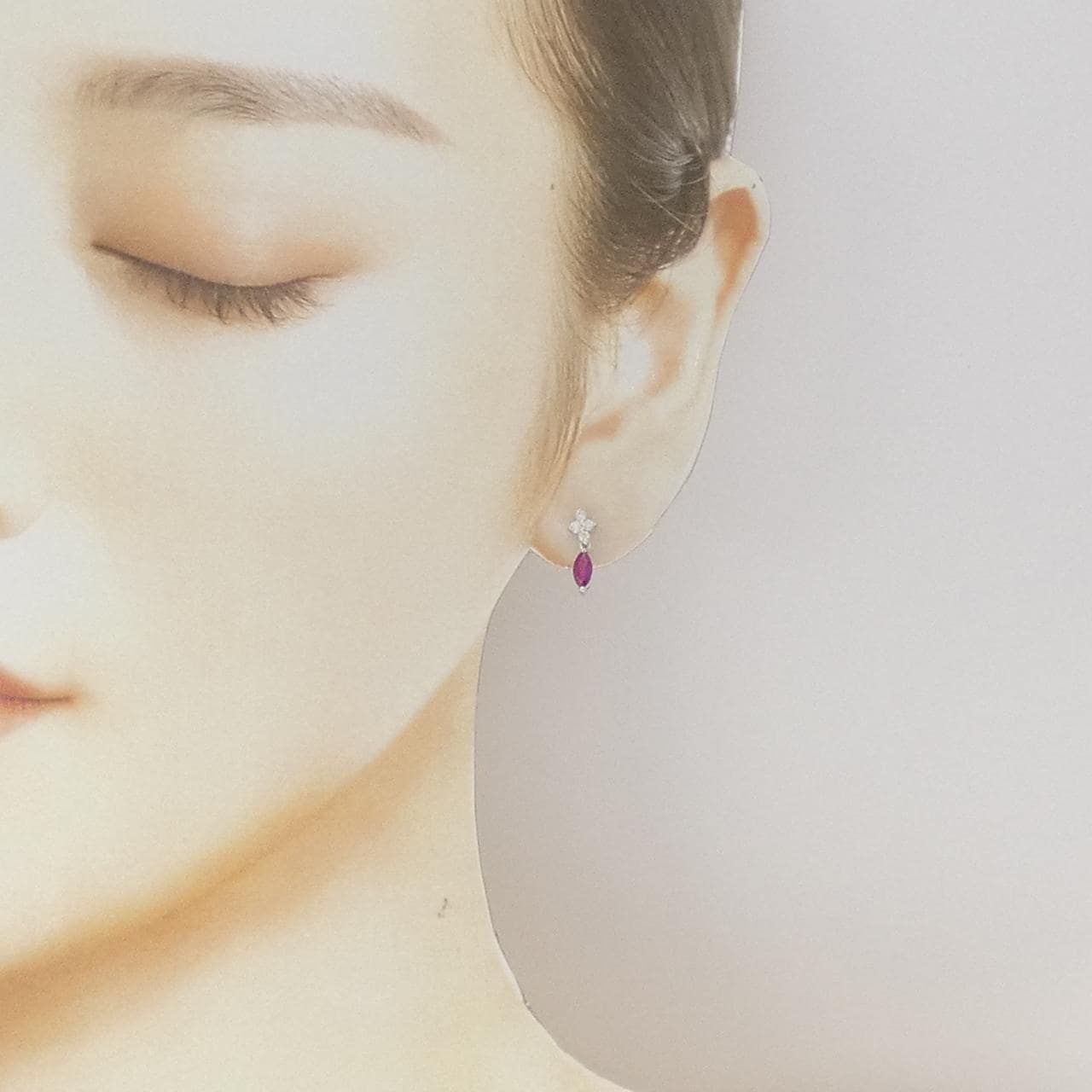 K18WG ルビー ピアス