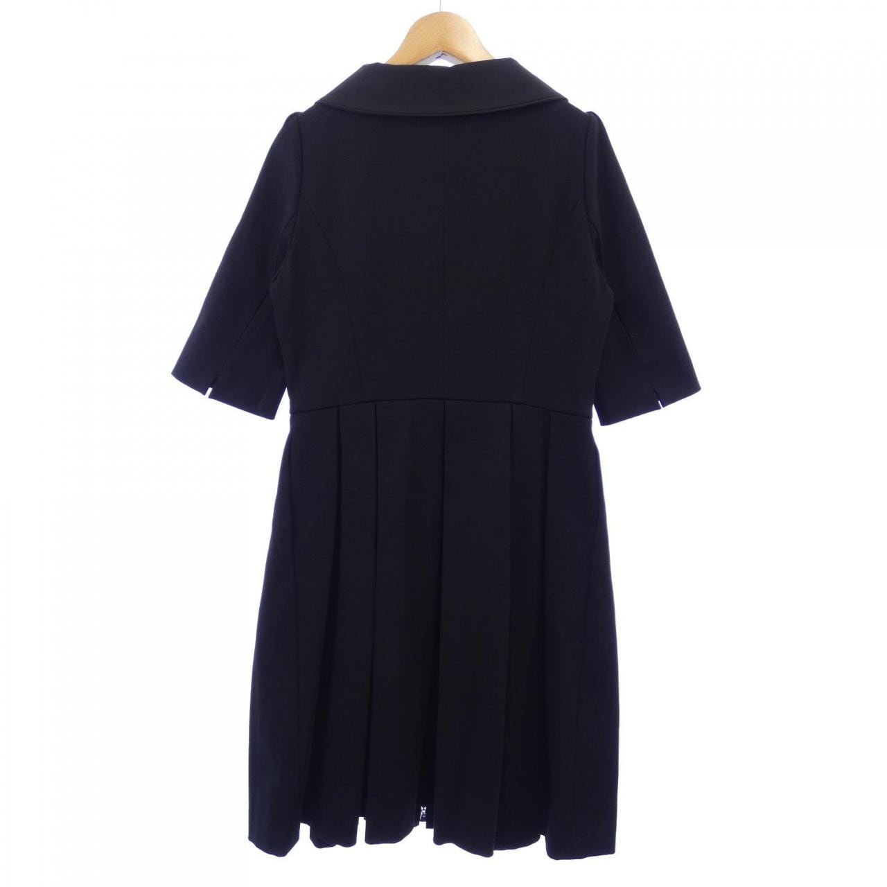 TO BE CHIC One Piece