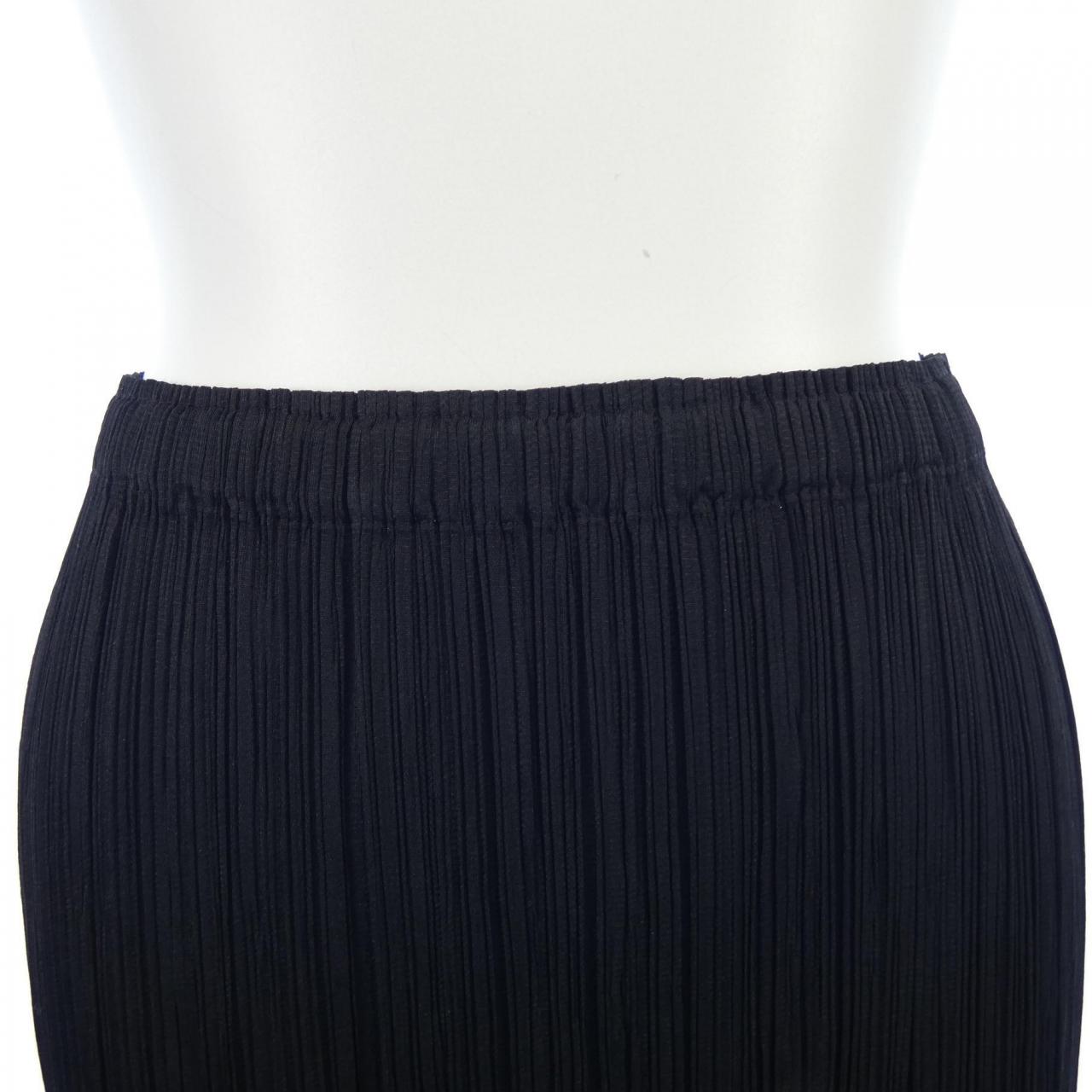 Pleats Please Issey Miyake Warp Pleated Long-Sleeve Top