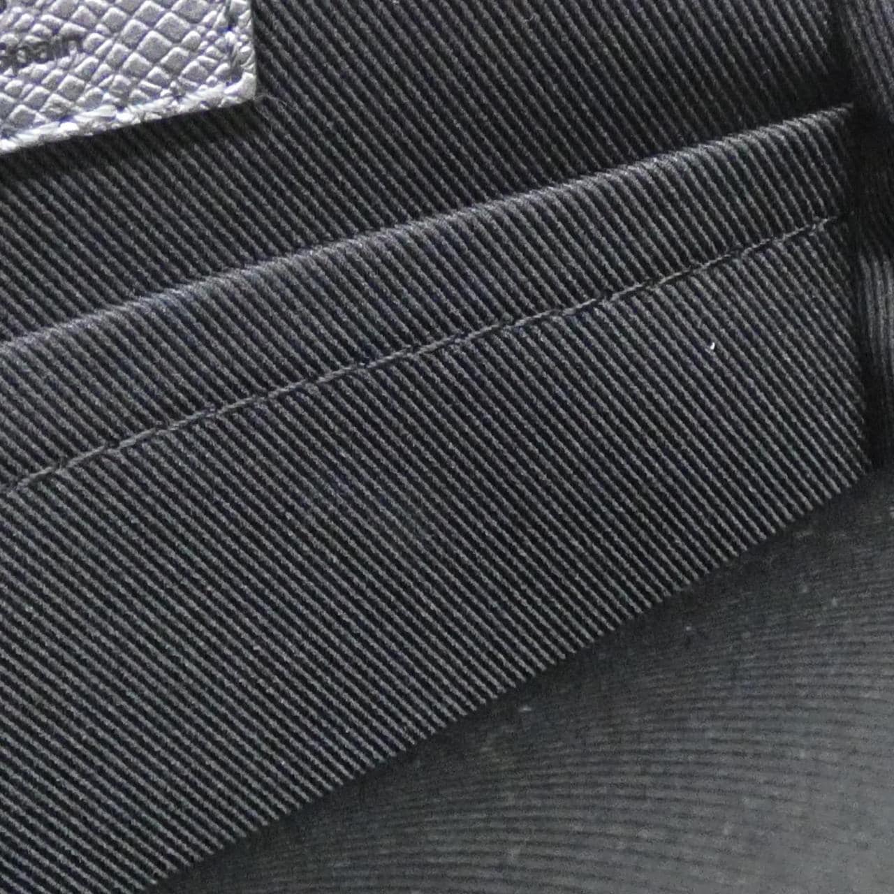 LOUIS VUITTON Taiga Rama 户外单肩包 M30833 单肩包