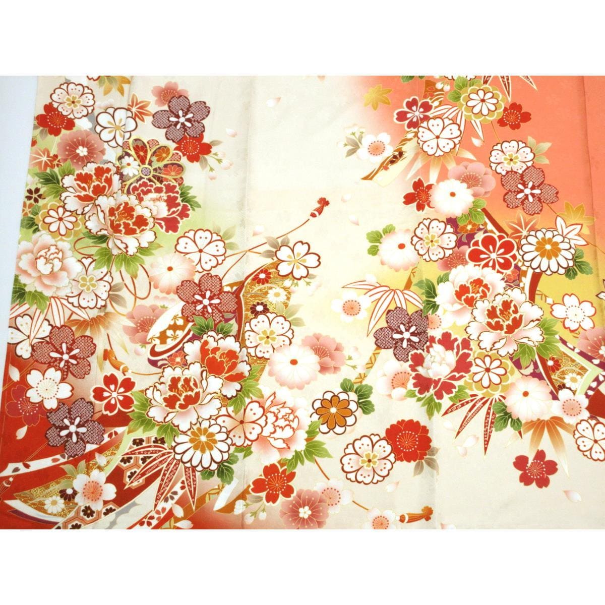 【未使用品】振袖　友禅金彩加工　刺繍入りボカシ染