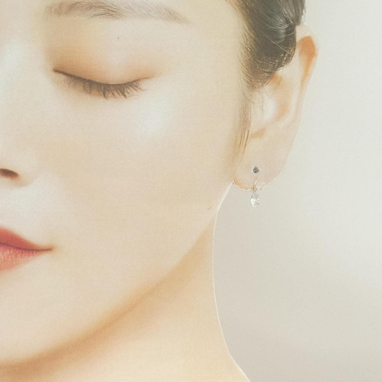 K10YG Cubic Earrings