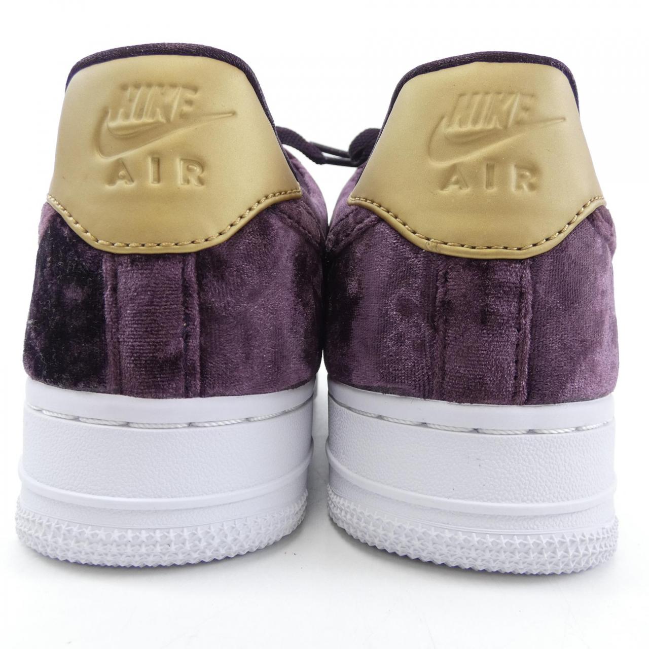 ナイキ NIKE スニーカー