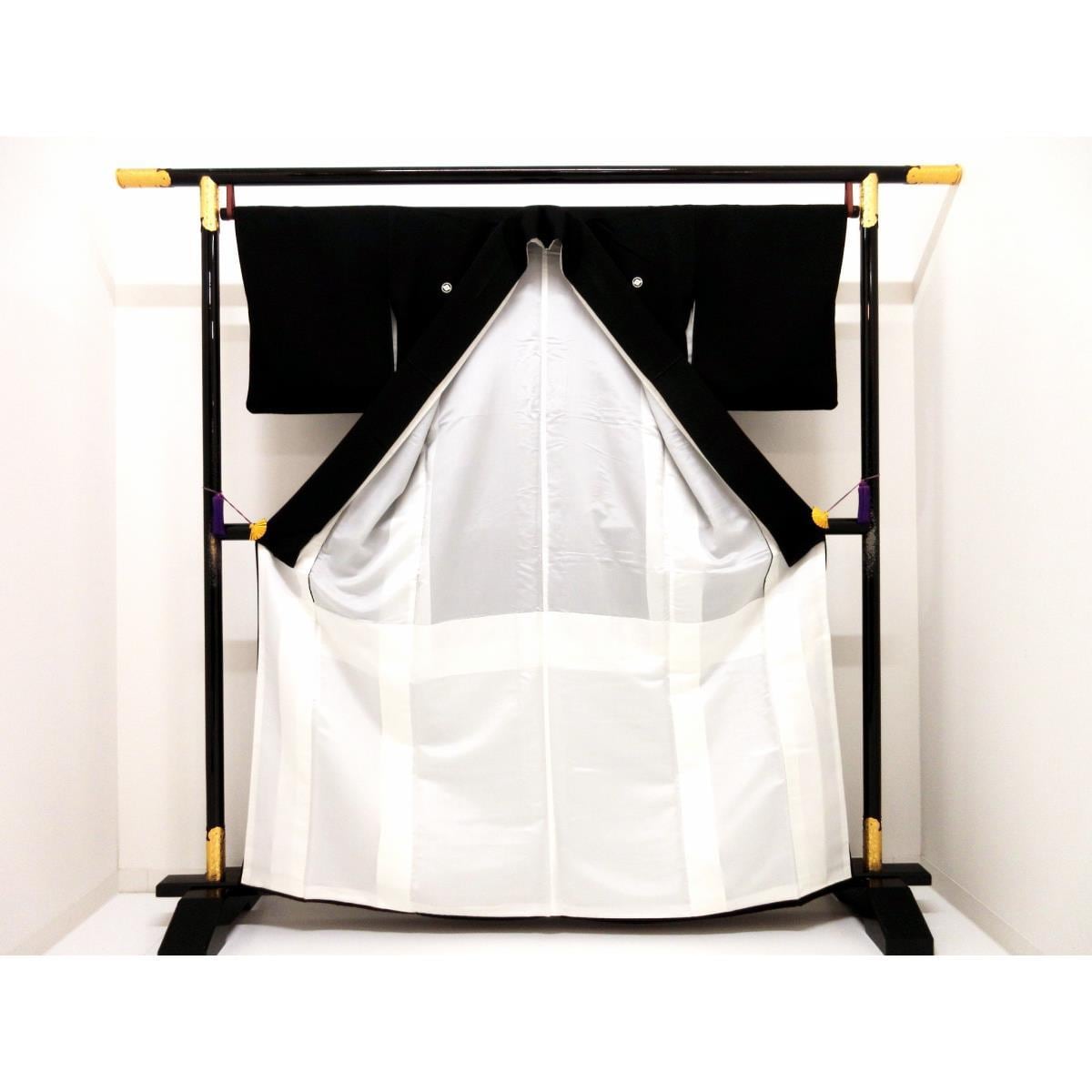 留袖　金彩友禅刺繍入り　丸に花菱