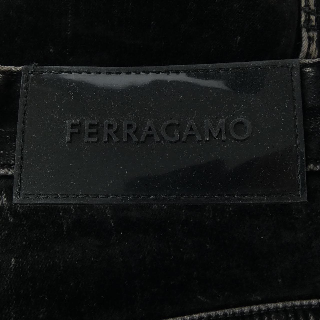 フェラガモ FERRAGAMO パンツ