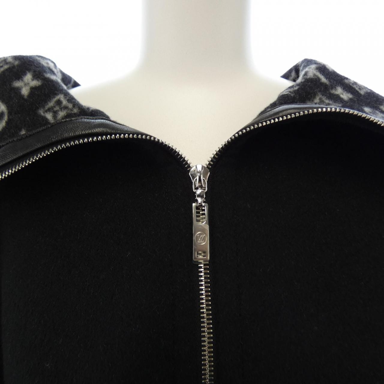 ルイヴィトン LOUIS VUITTON フーデッドケープ FICO17QWE ケープ