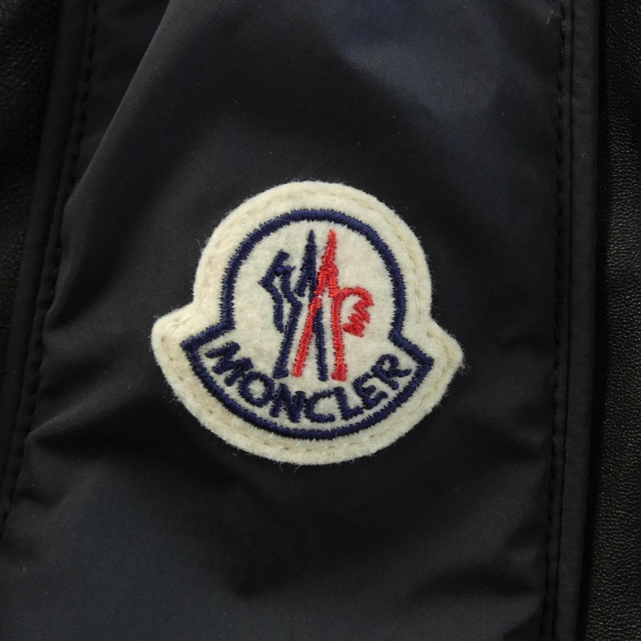 モンクレール MONCLER DETIAN ダウンジャケット