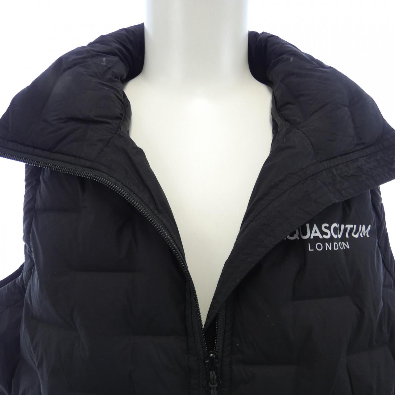 アクアスキュータム Aquascutum ダウンベスト