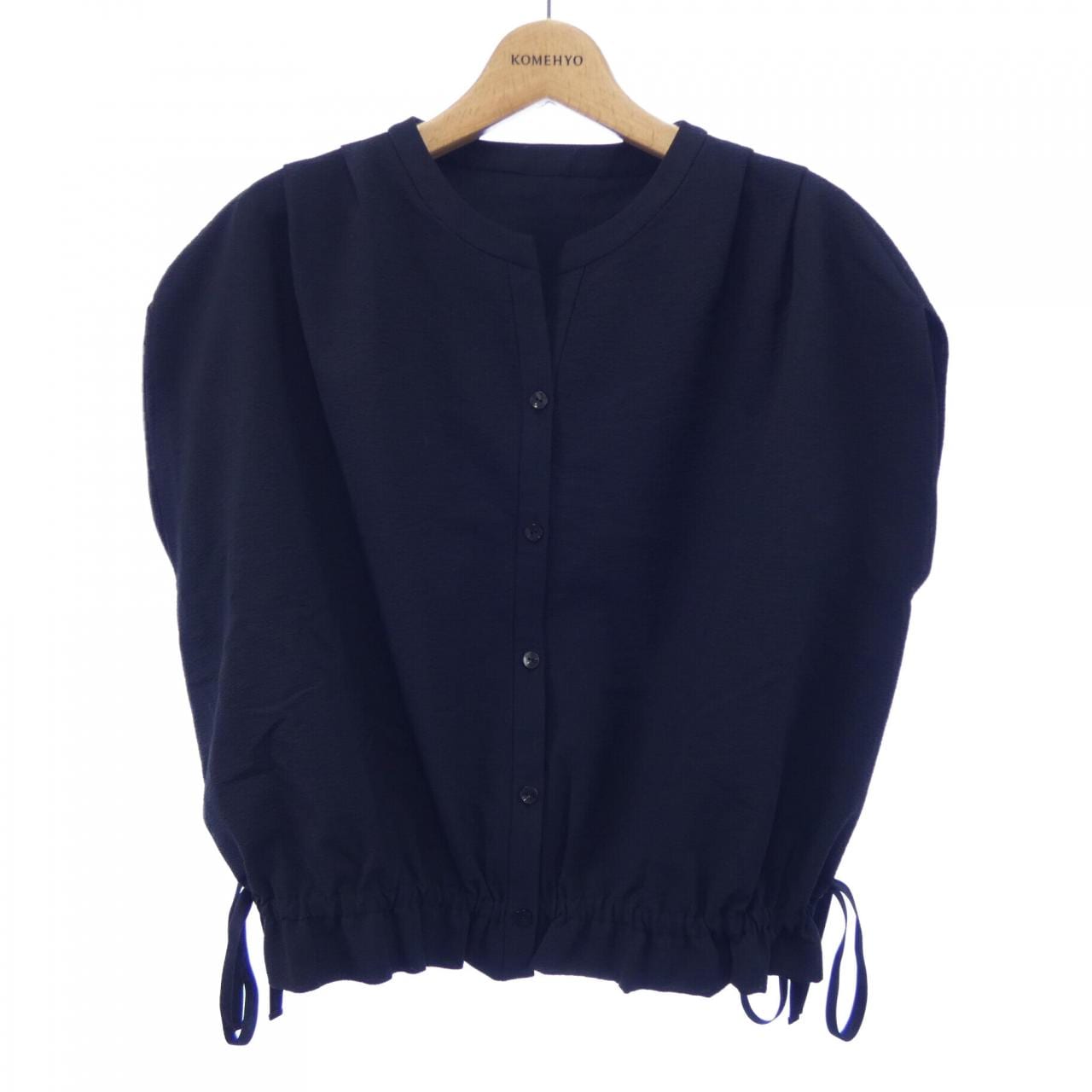 ティアラ TIARA トップス