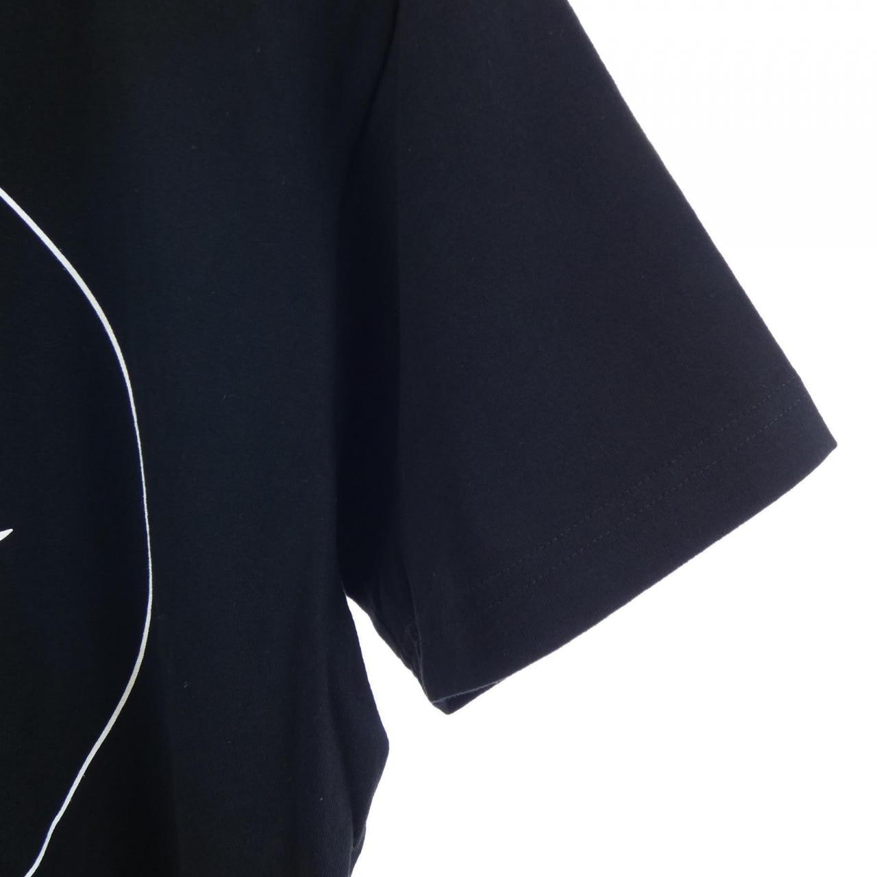 ONE BIG FAMILY Tシャツ