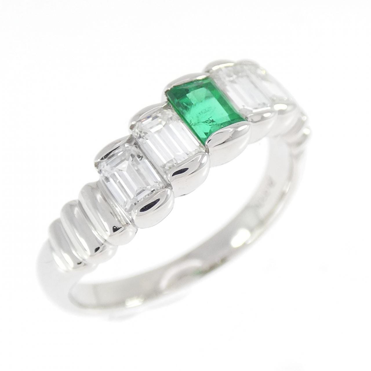 PT900 エメラルド リング 0.28CT