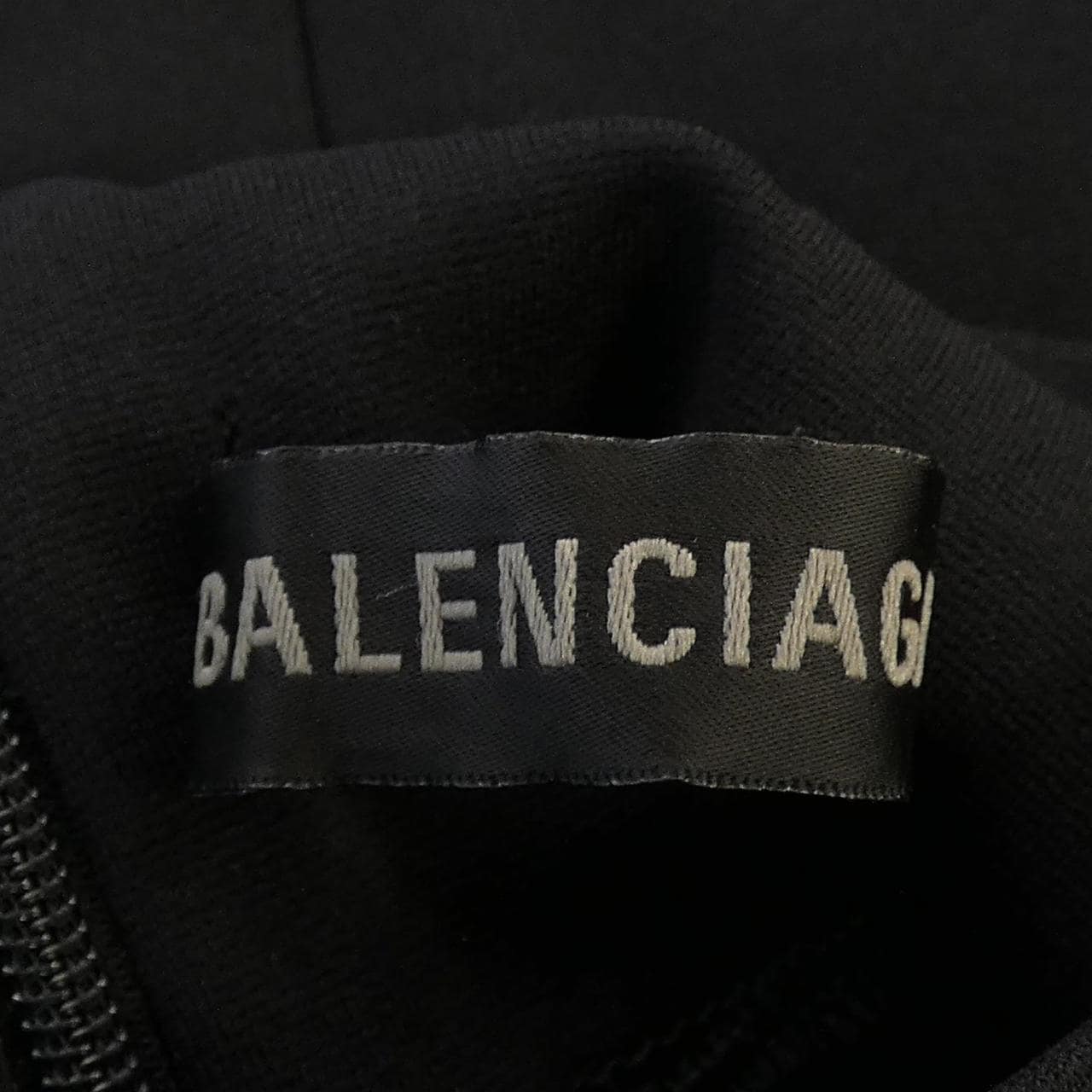 バレンシアガ BALENCIAGA 7200841 TTK21 トップス