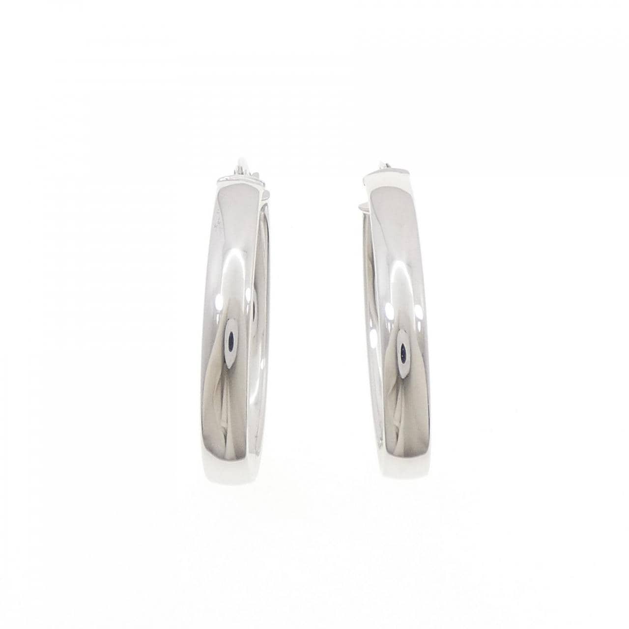 750WG earrings