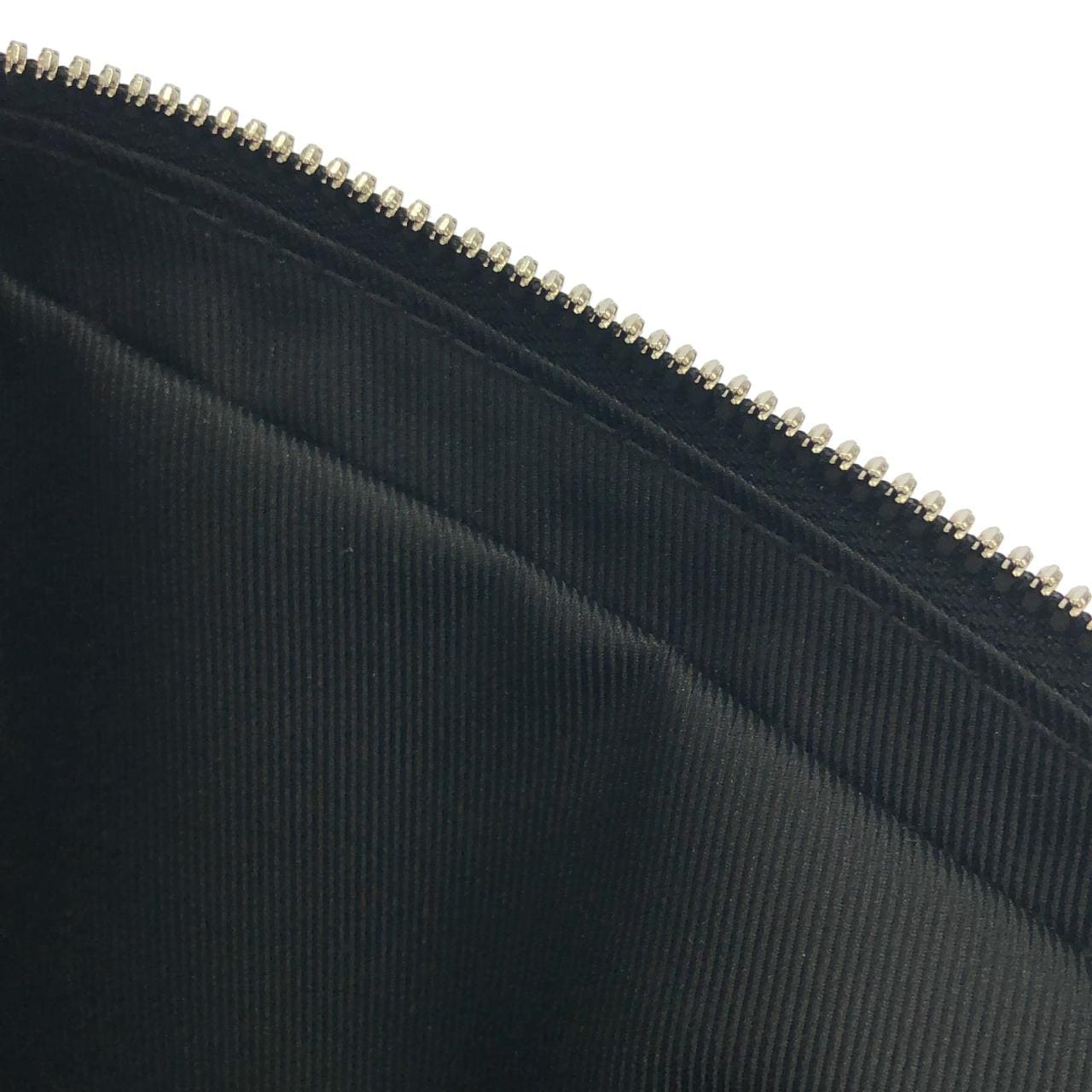 ルイヴィトン タイガ ラマ バムバッグ アウトドア M30245 ショルダーバッグ