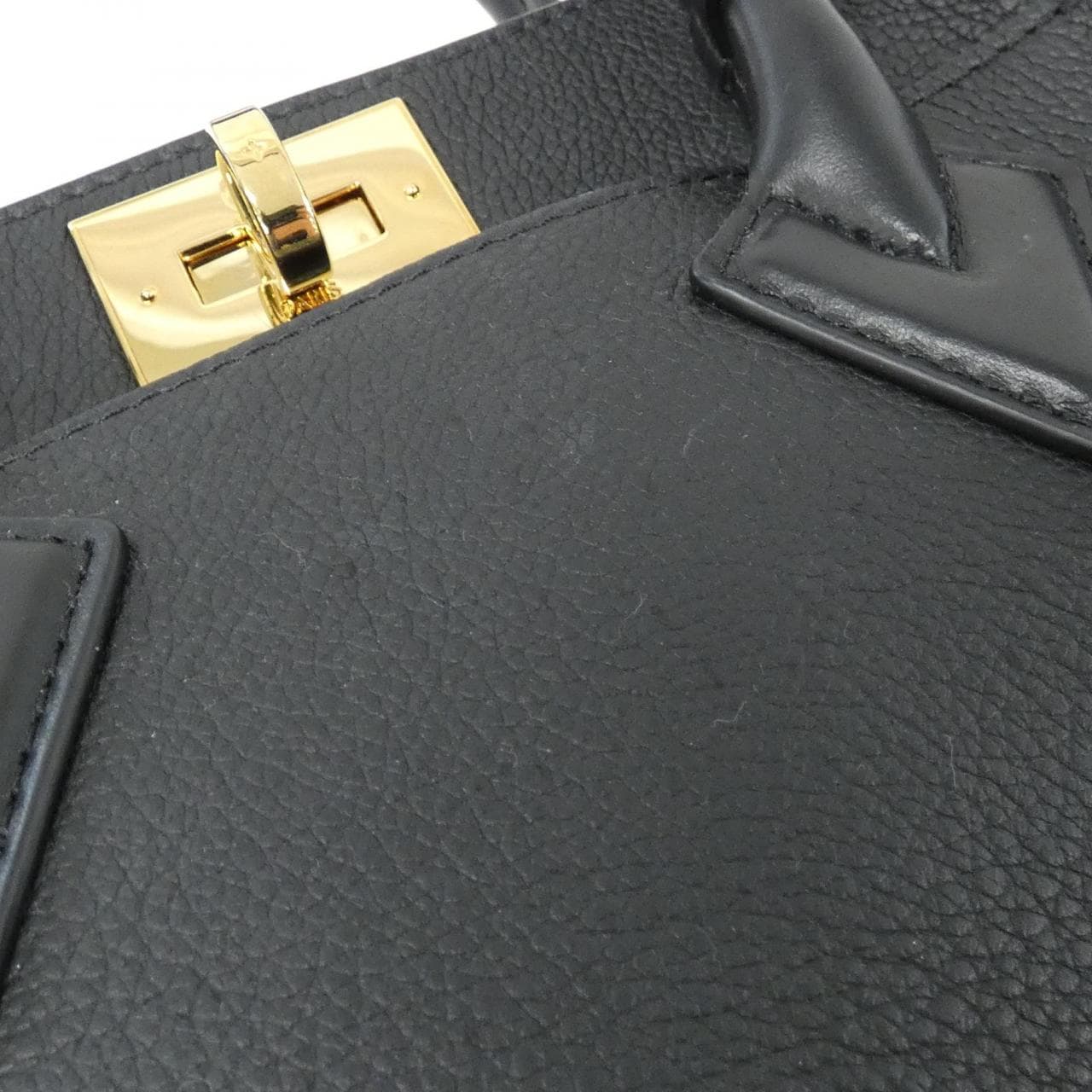 LOUIS VUITTON On My Side PM M21546 包