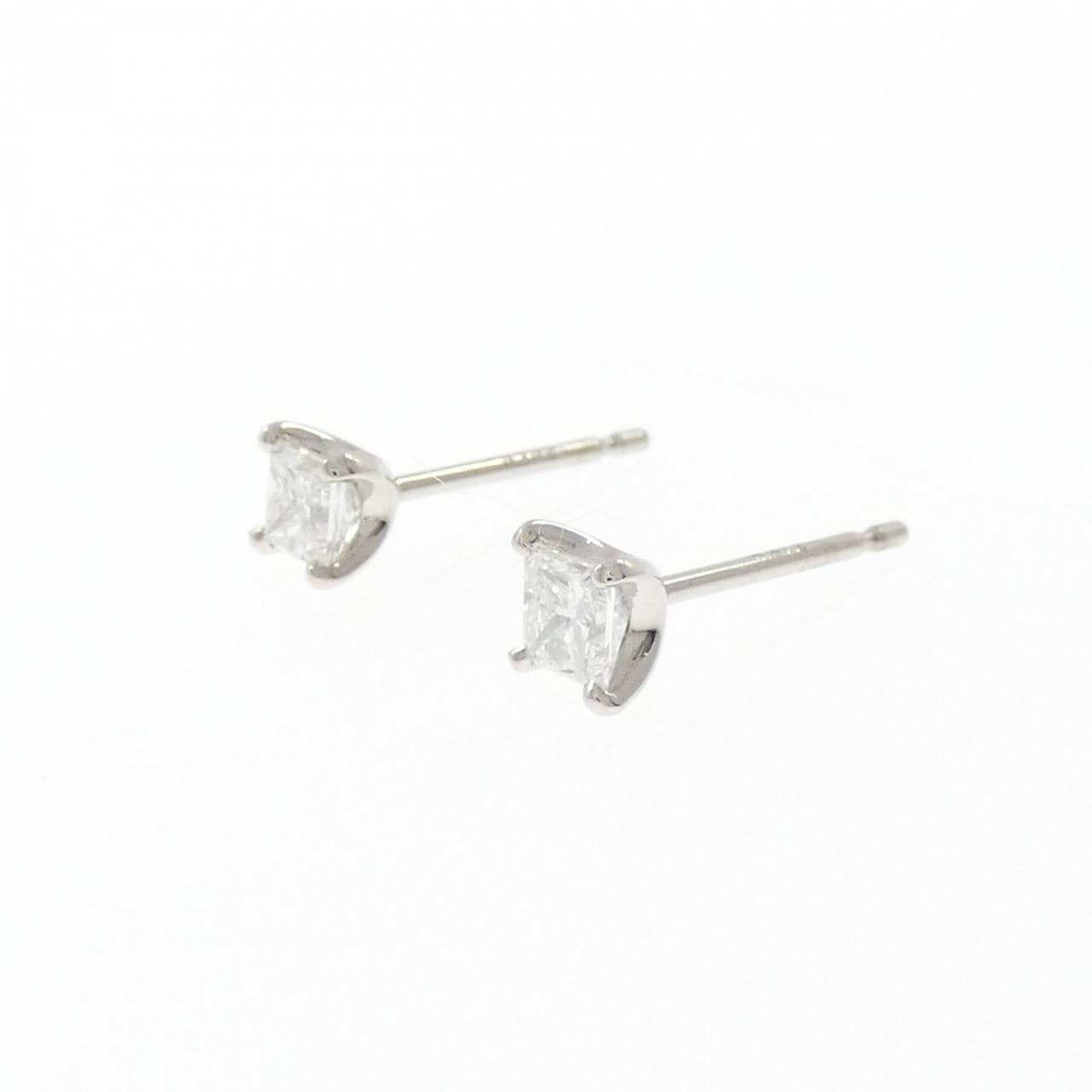 PT900 Diamond Earrings 0.618CT