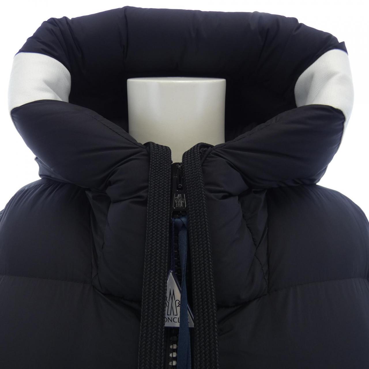 モンクレール MONCLER ダウンジャケット
