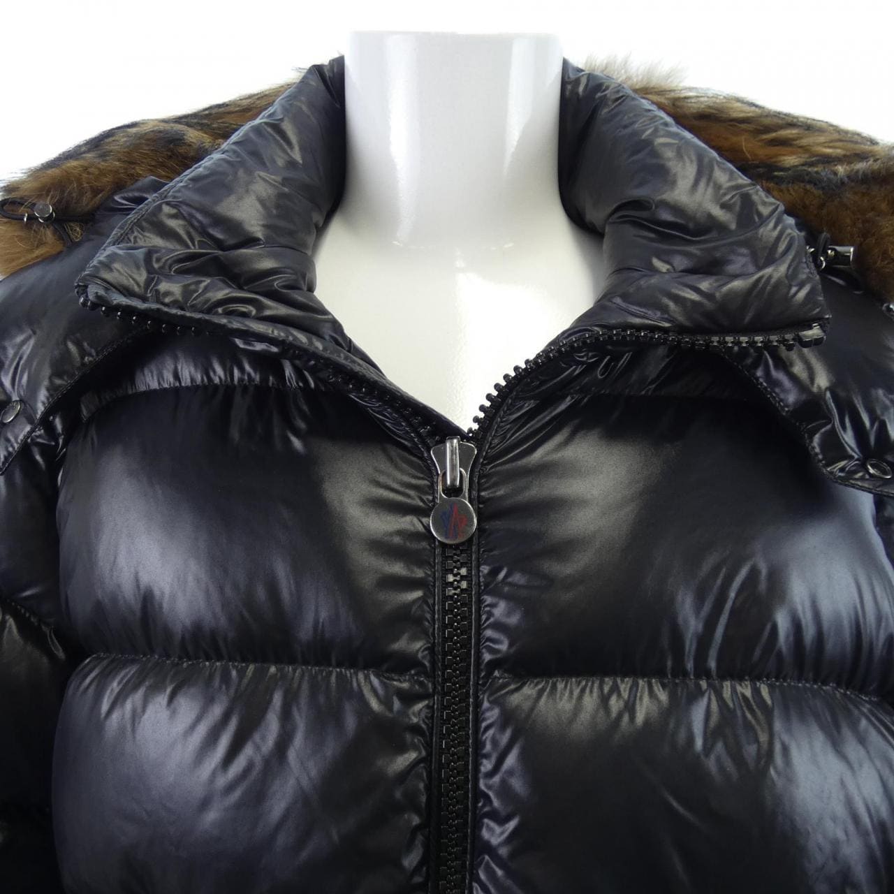 モンクレール MONCLER ダウンジャケット