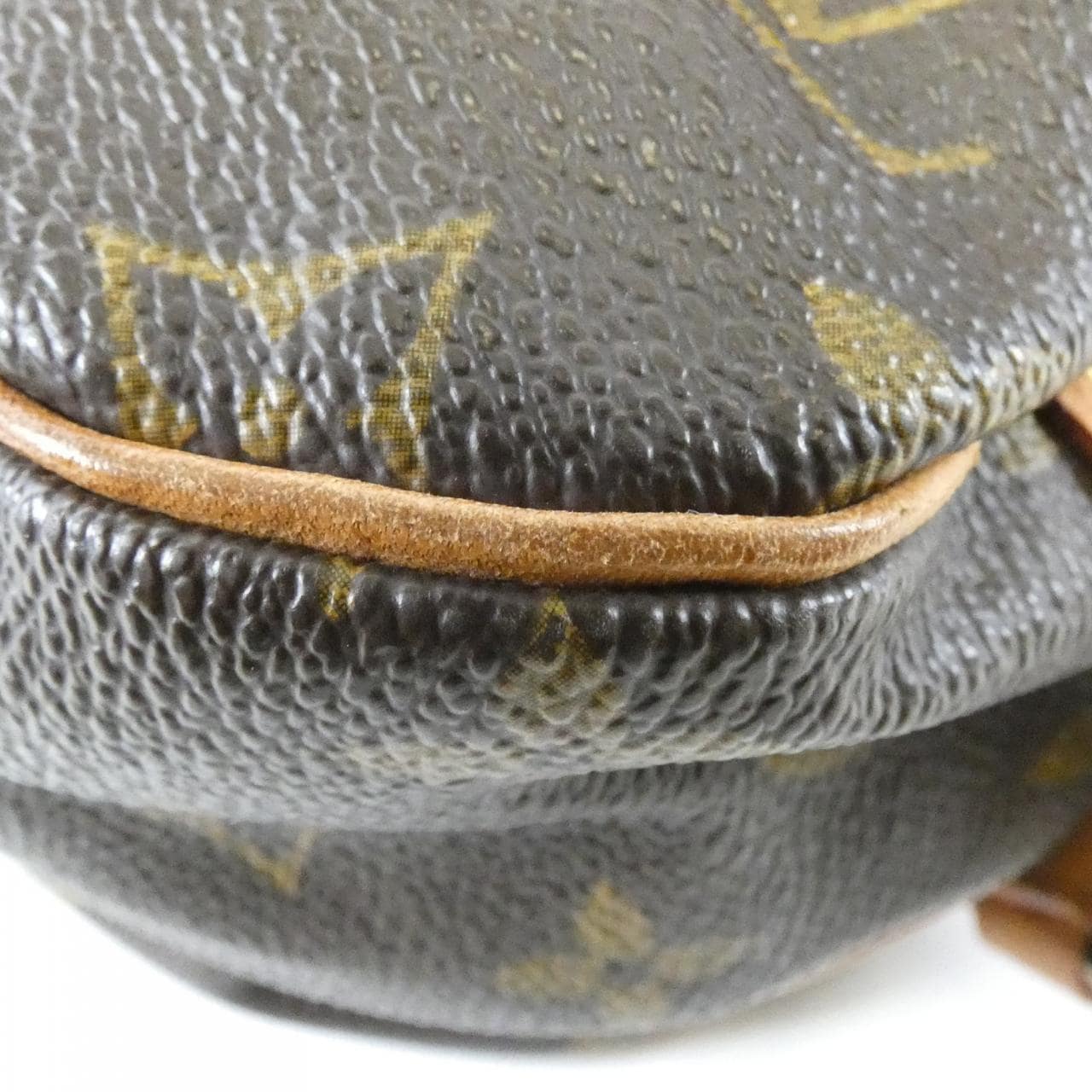 ルイヴィトン モノグラム ソミュール 30cm M42256 ショルダーバッグ