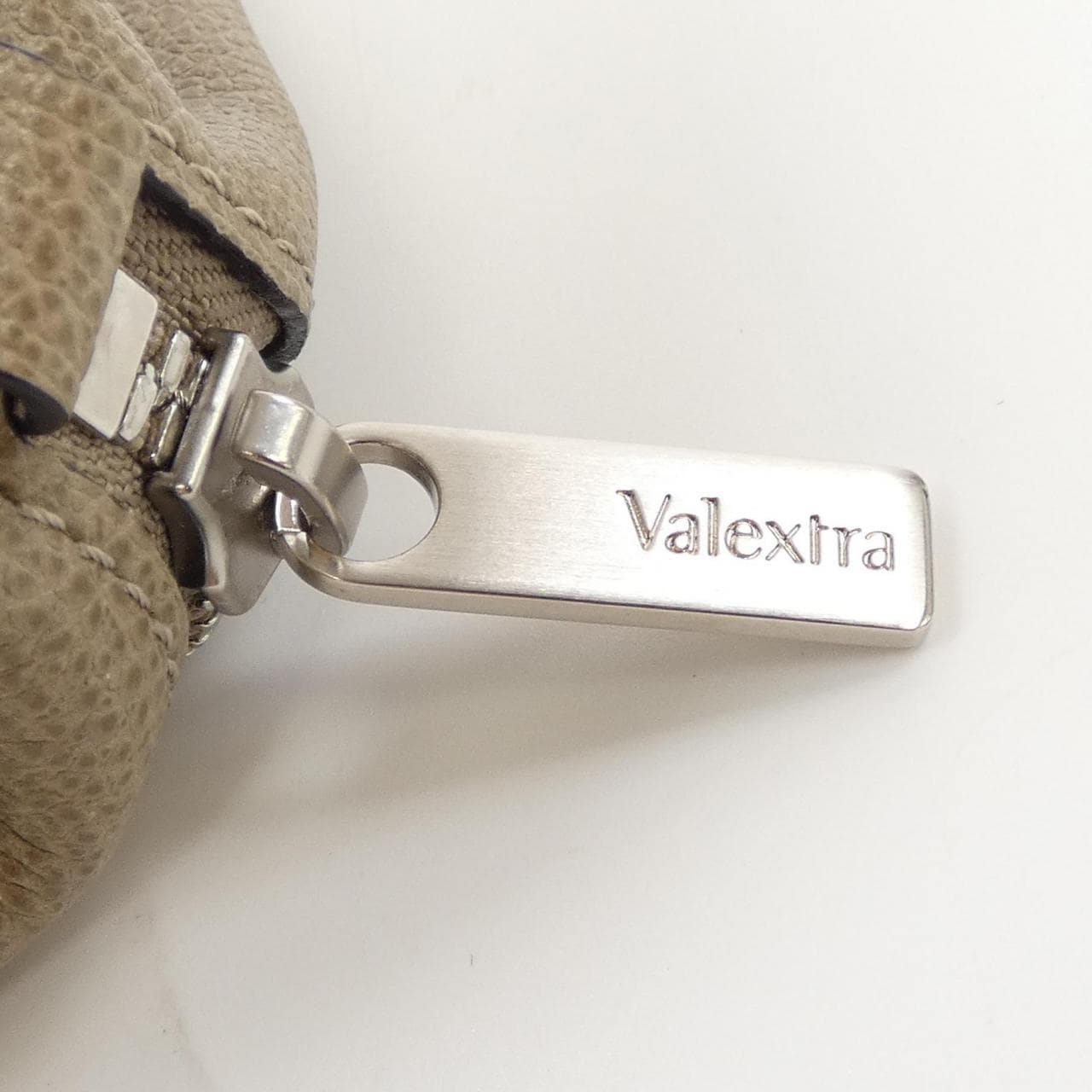 瓦萊克斯特拉VALEXTRA POUCH