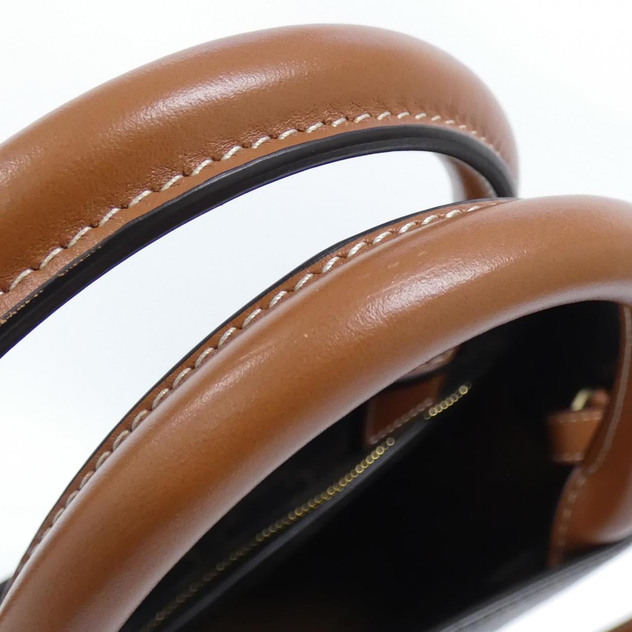 セリーヌ スモール バーティカル カバ 191542BZK バッグ