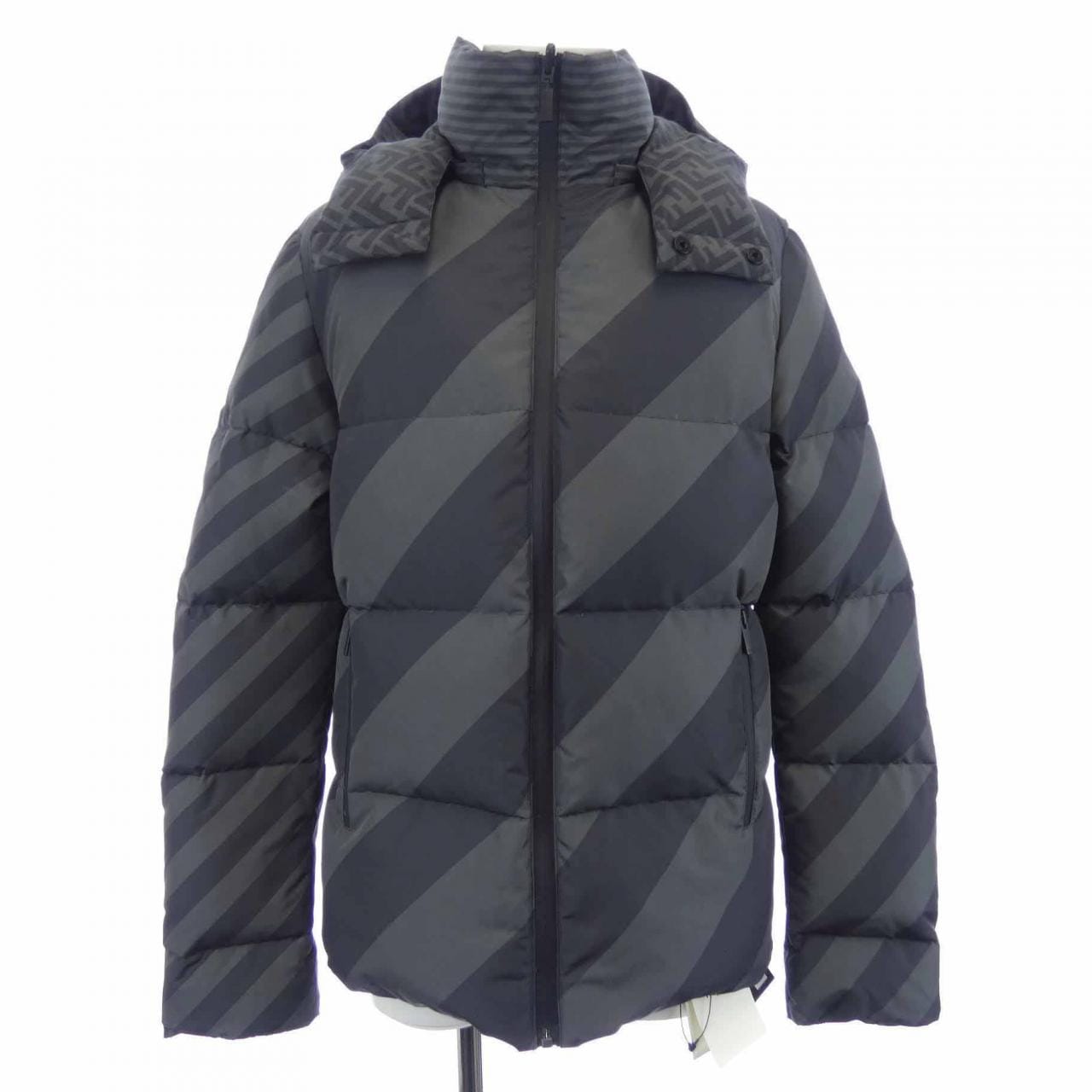 フェンディ FENDI FFモチーフ FAA582 A79O ダウンジャケット