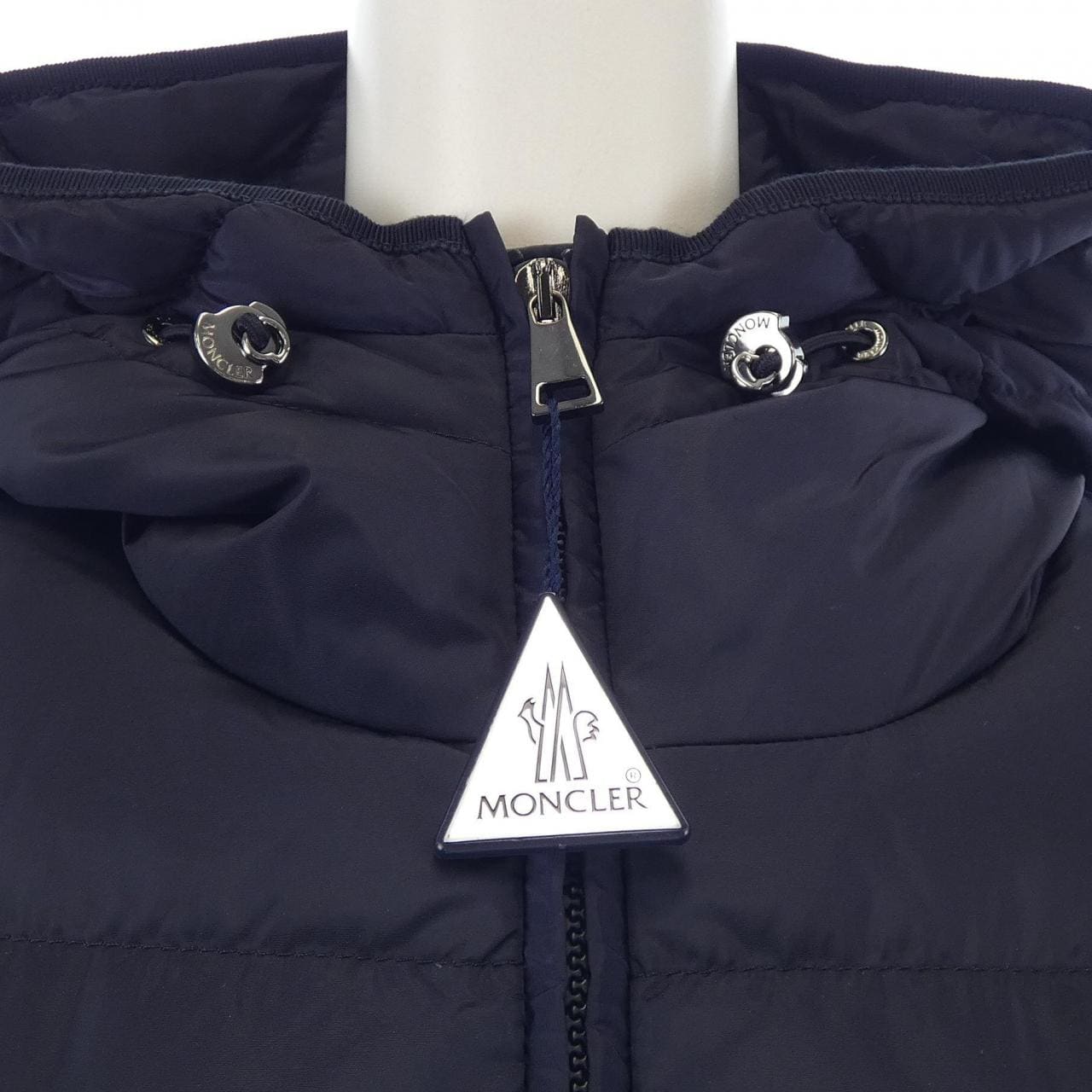 モンクレール MONCLER ダウンジャケット