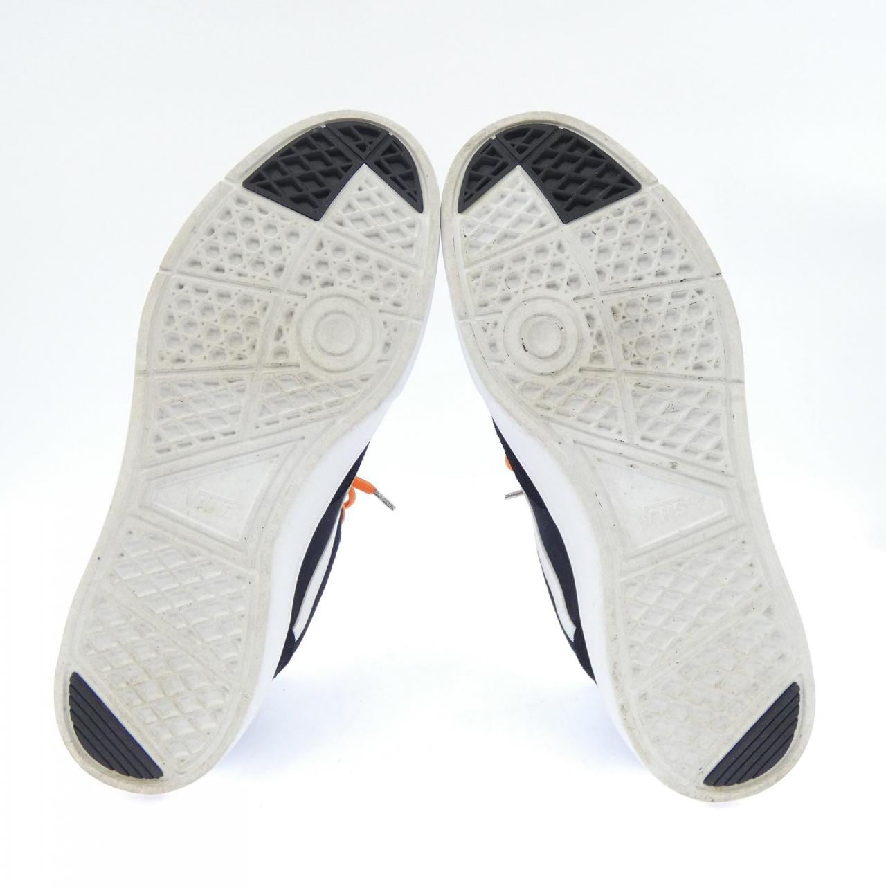 バンズ VANS V9001 BLANT スニーカー