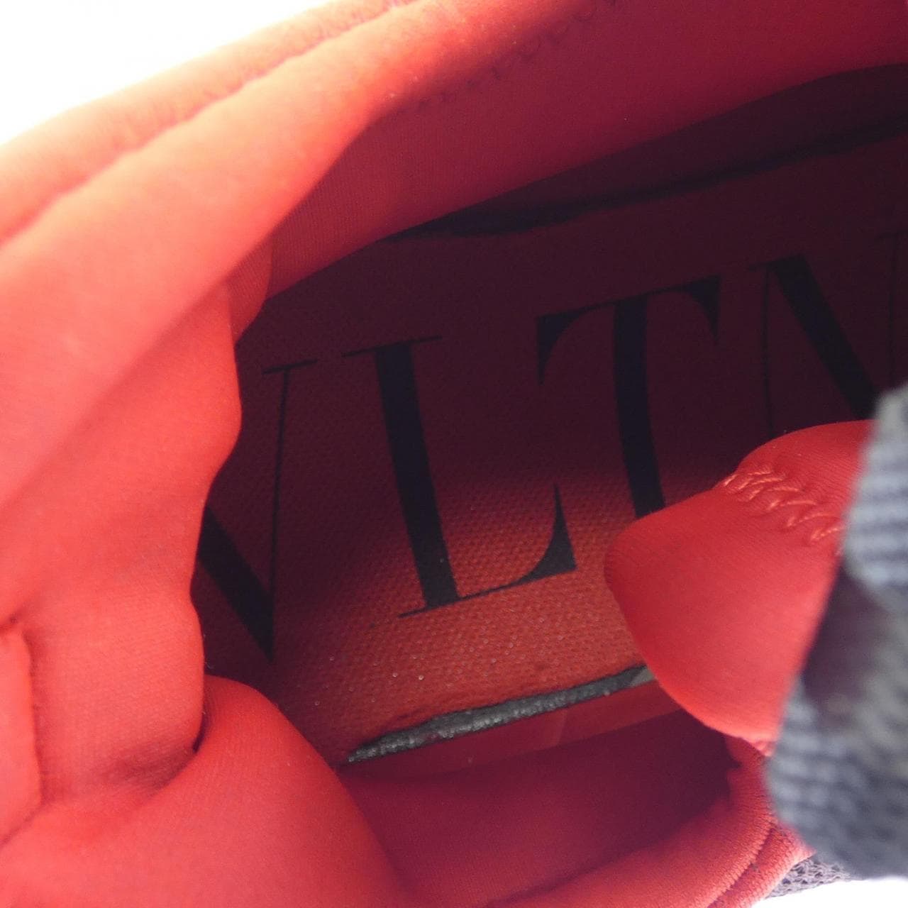 ヴァレンティノガラヴァーニ VALENTINO GARAVANI スニーカー