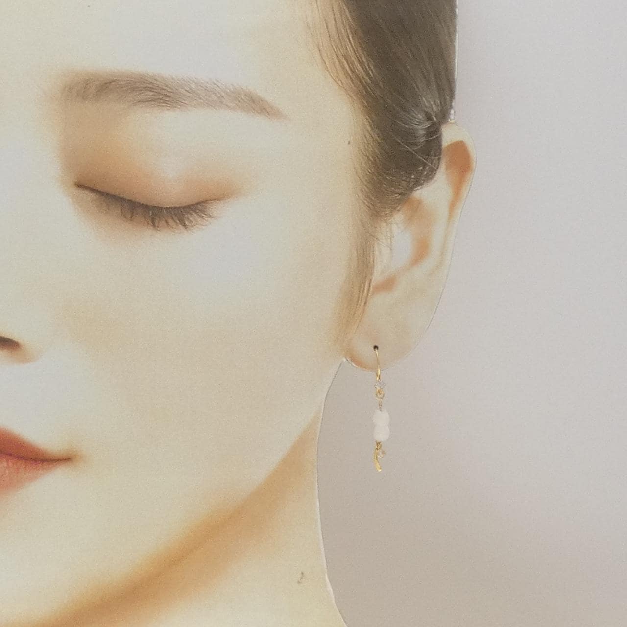 K18YG キャット マザーオブパール ピアス