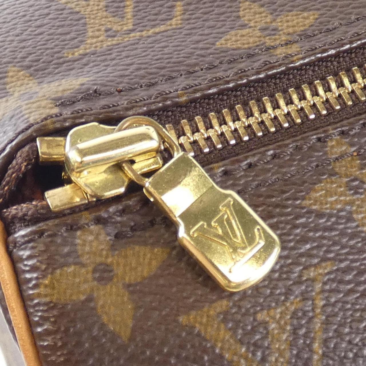 LOUIS VUITTON Monogram Papillon 30 厘米 M51385 包