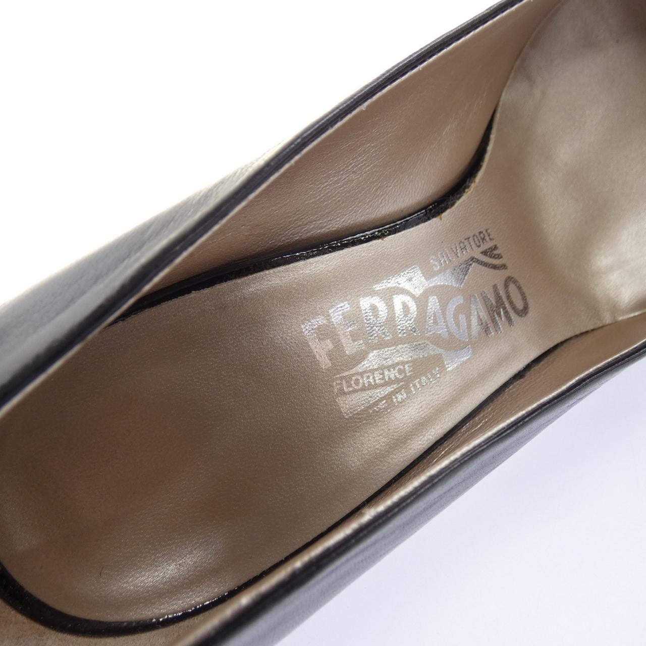 サルヴァトーレフェラガモ SALVATORE FERRAGAMO パンプス