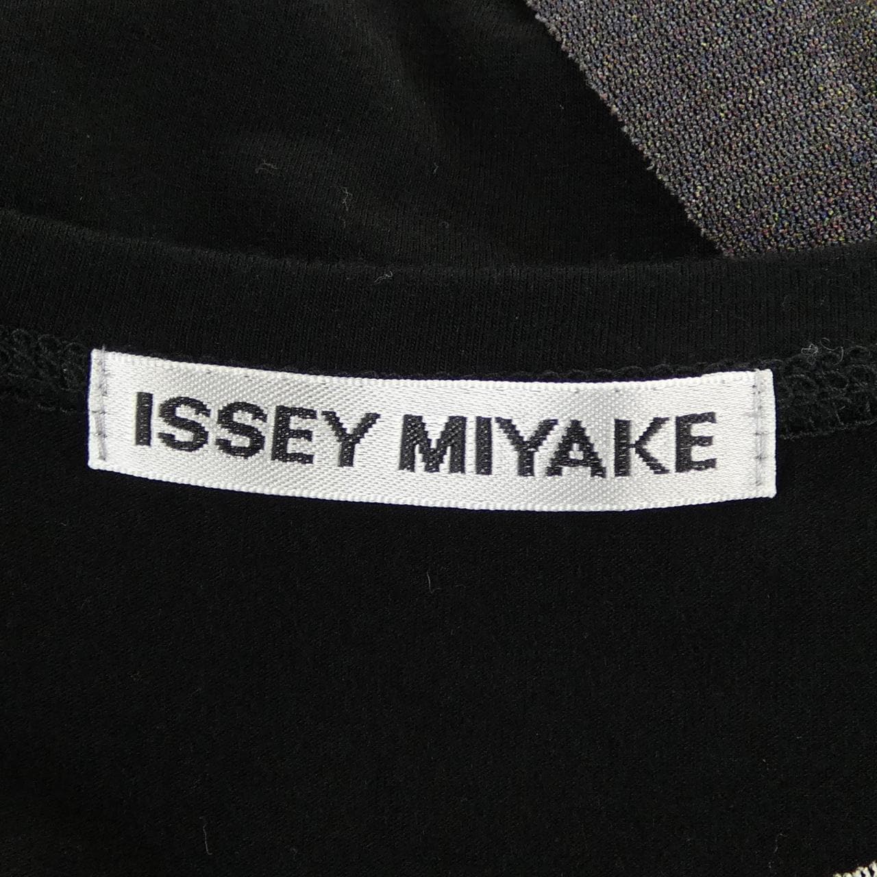 イッセイミヤケ ISSEY MIYAKE IM11JK019 トップス