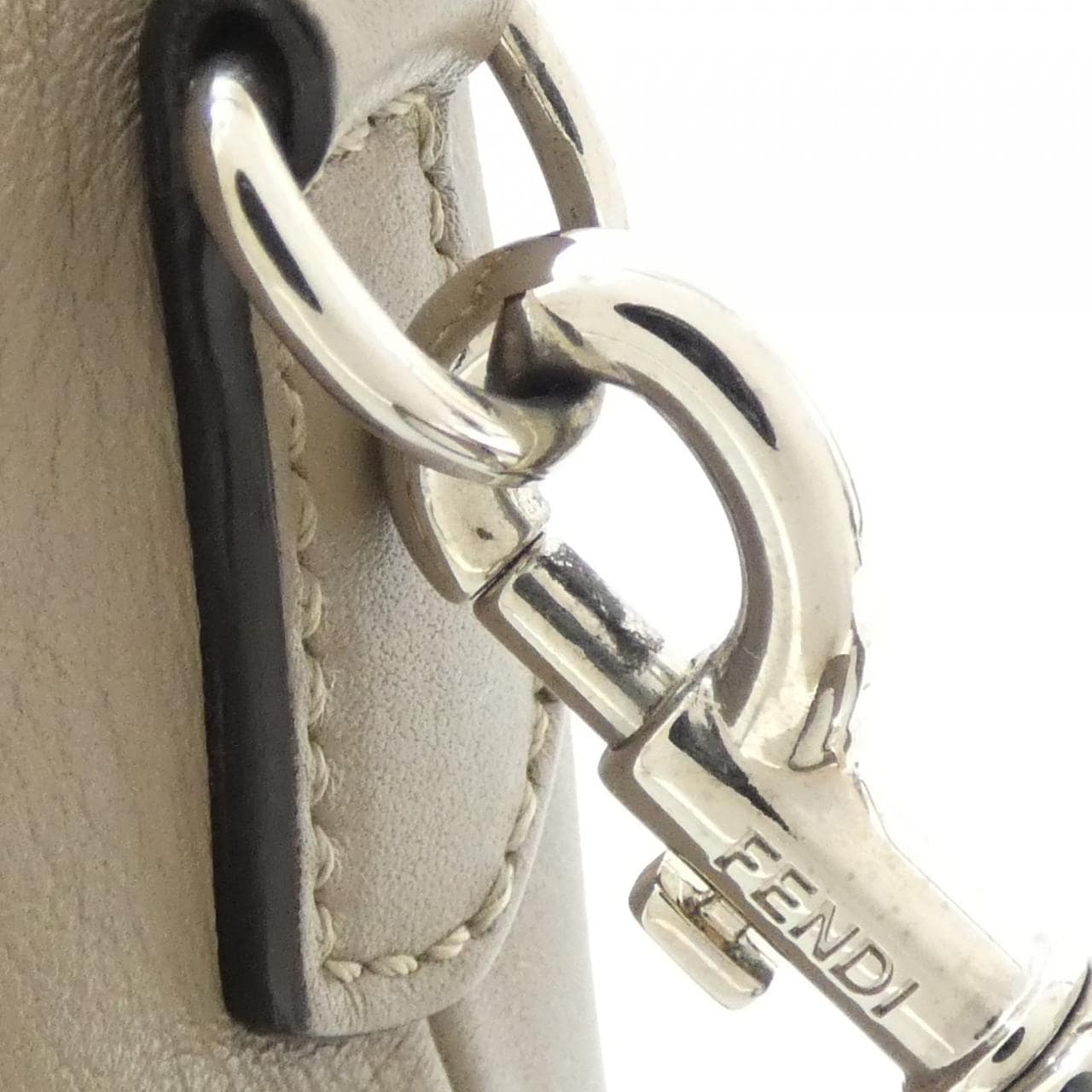 フェンディ バイ ザ ウェイ ミディアム 8BL146 1D5 バッグ