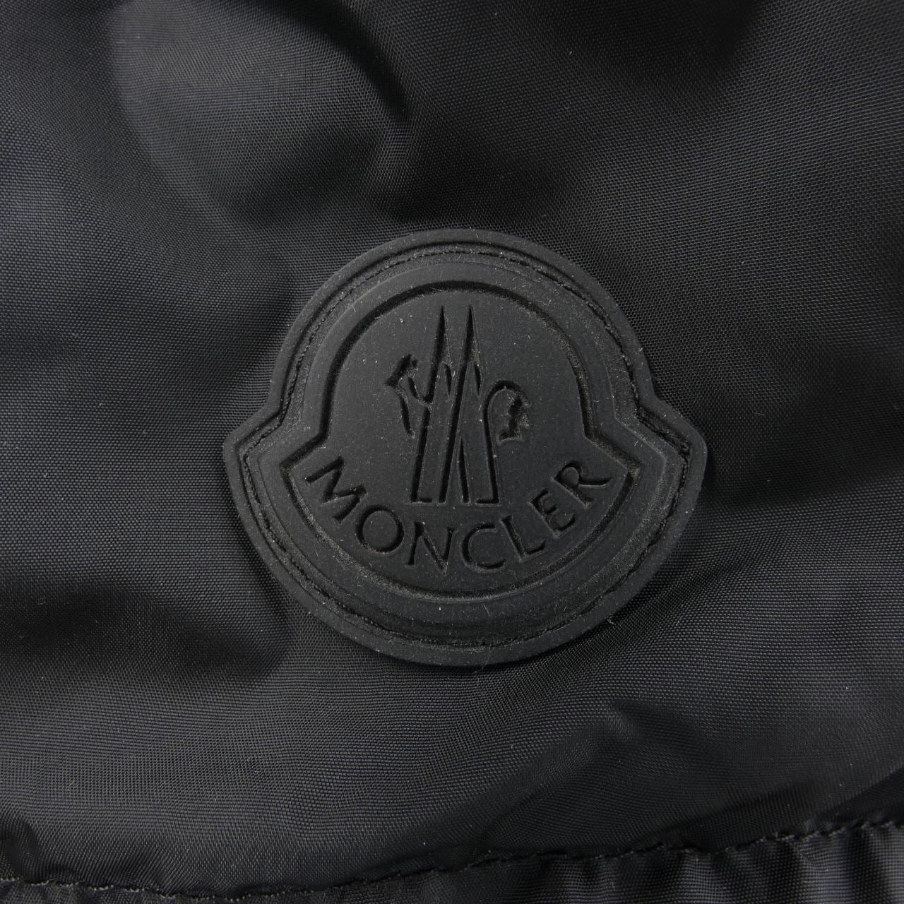 モンクレール MONCLER ダウンジャケット