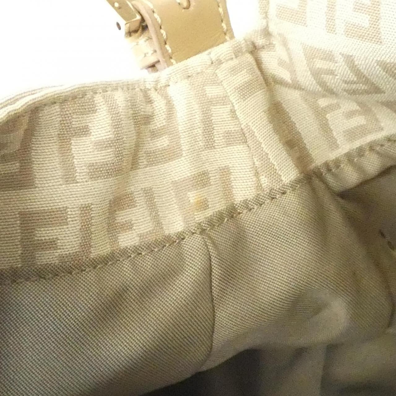 【ヴィンテージ】フェンディ マンマ バゲット 8BR001 LPN ショルダーバッグ