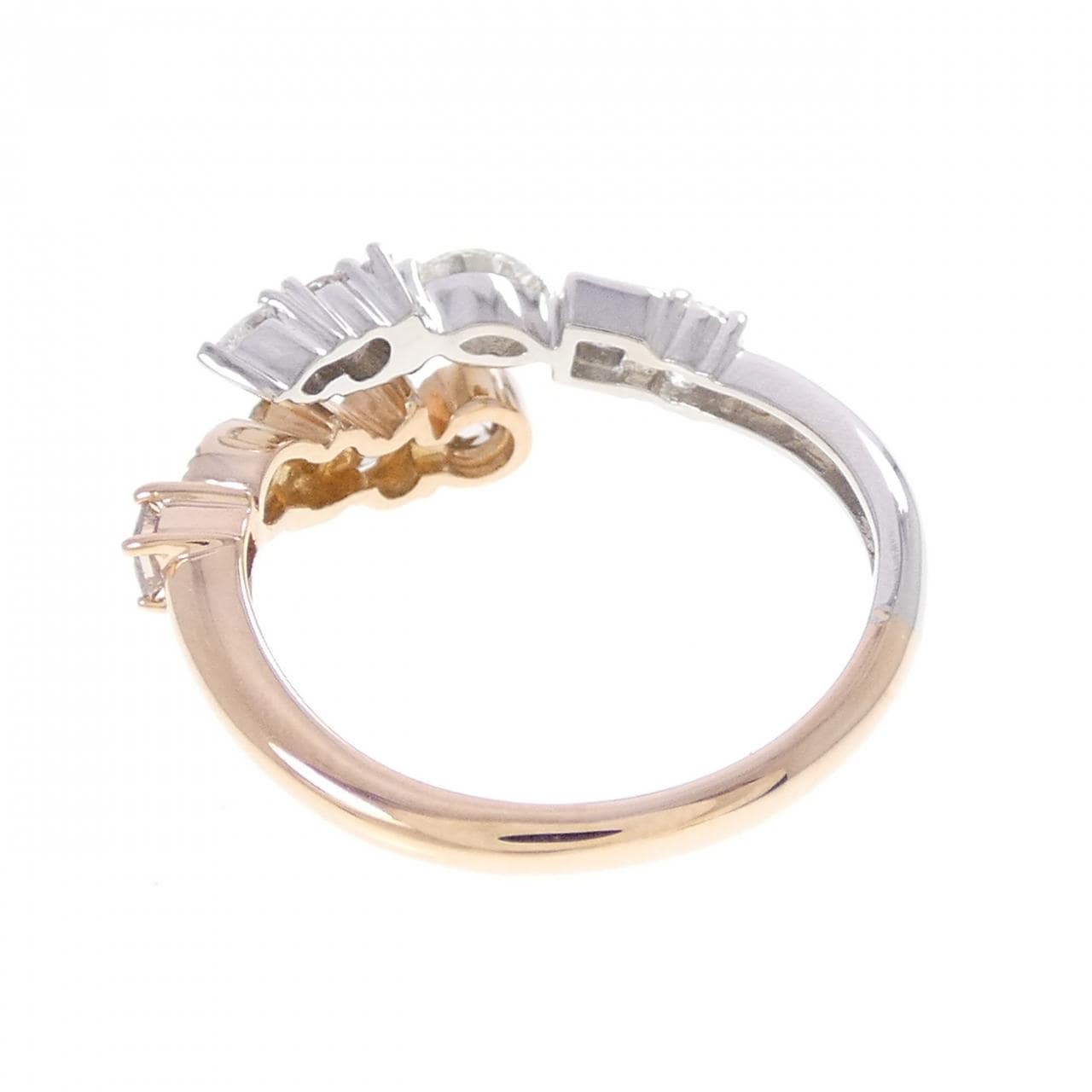 ジーエスティービー ダイヤモンド リング 0.65CT