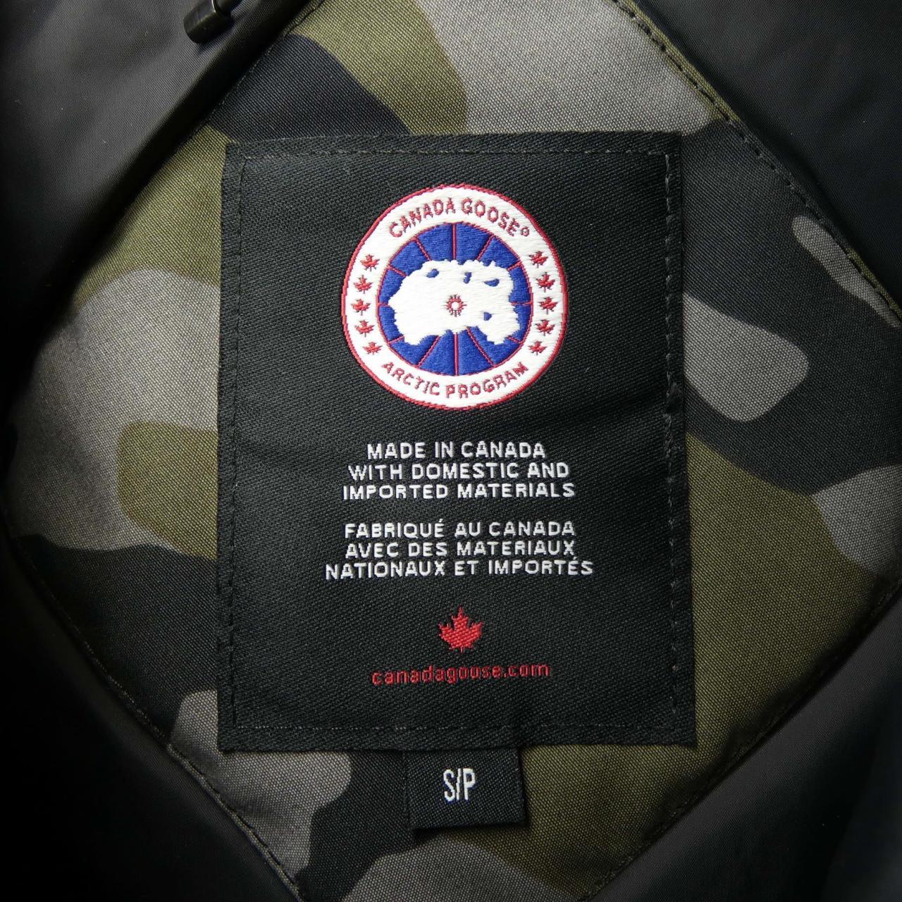 カナダグース CANADA GOOSE ダウンジャケット