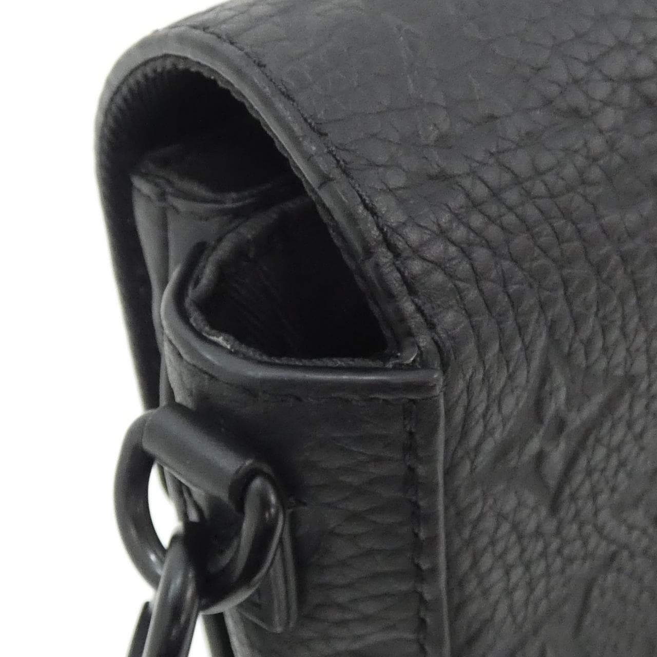 ルイヴィトン トリヨン モノグラム Sロック ヴェルティカル ウエアラブル ウォレット M81524 ショルダーバッグ