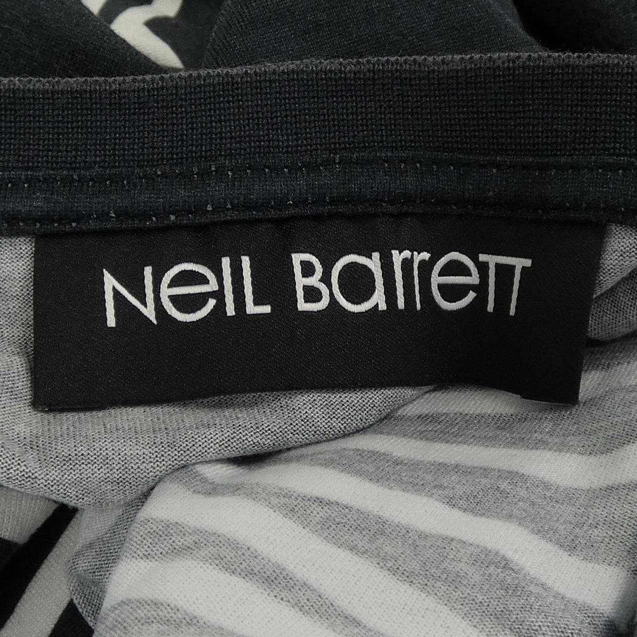 ニールバレット Neil Barrett PJT72G Tシャツ