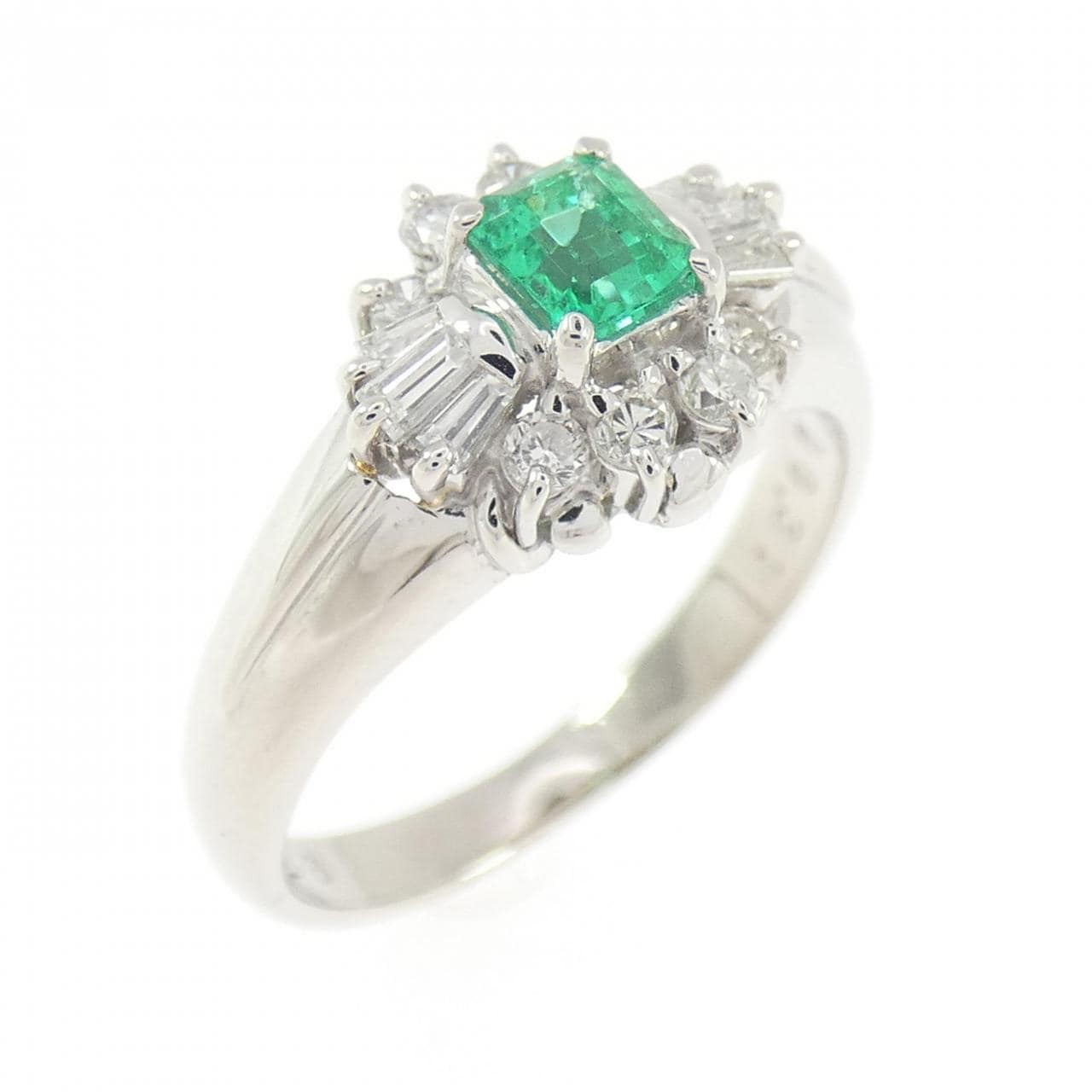 PT900 エメラルド リング 0.28CT